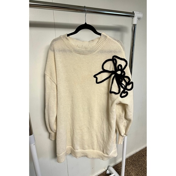 Cream Knit Sweater Embellished Bows - Picture 4 of 5